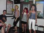 Sp�t am Abend beim Karaoke